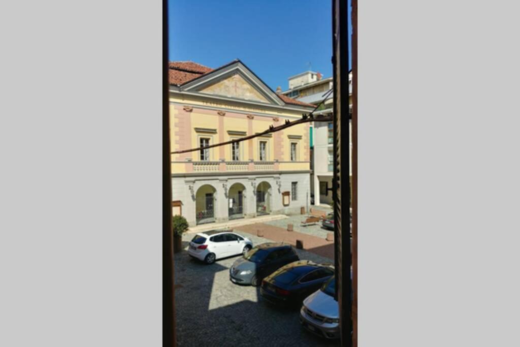 Dolce Eporedia Intero Alloggio Nel Centro Storico Ivrea Exteriér fotografie